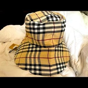 Cute bucket hat. New